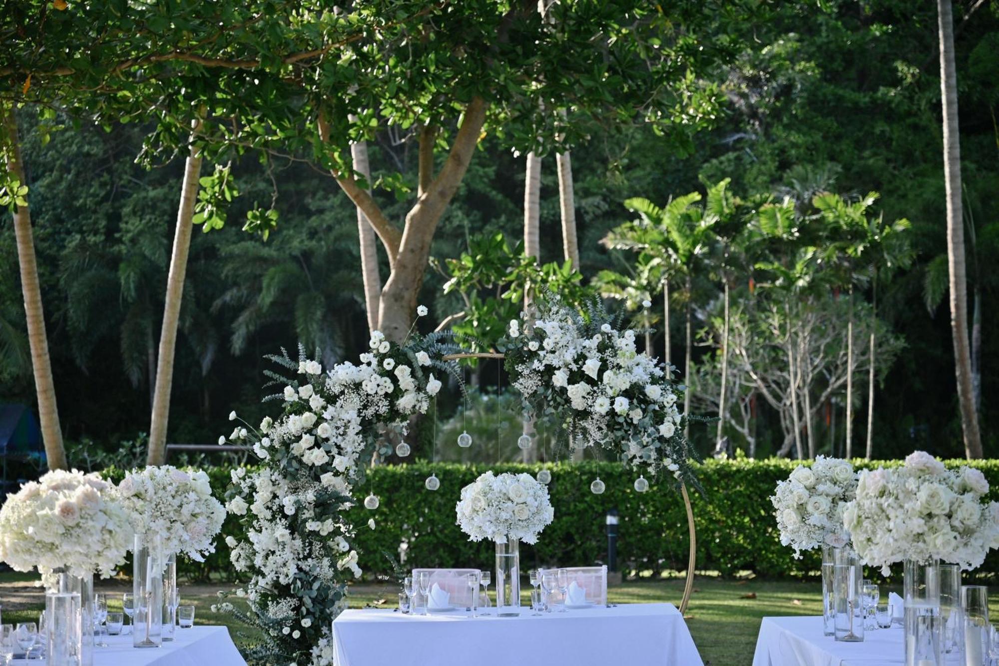 Le Meridien Phuket Beach Resort Karon Exteriér fotografie Wedding at the Royal Botanic Gardens, Victoria